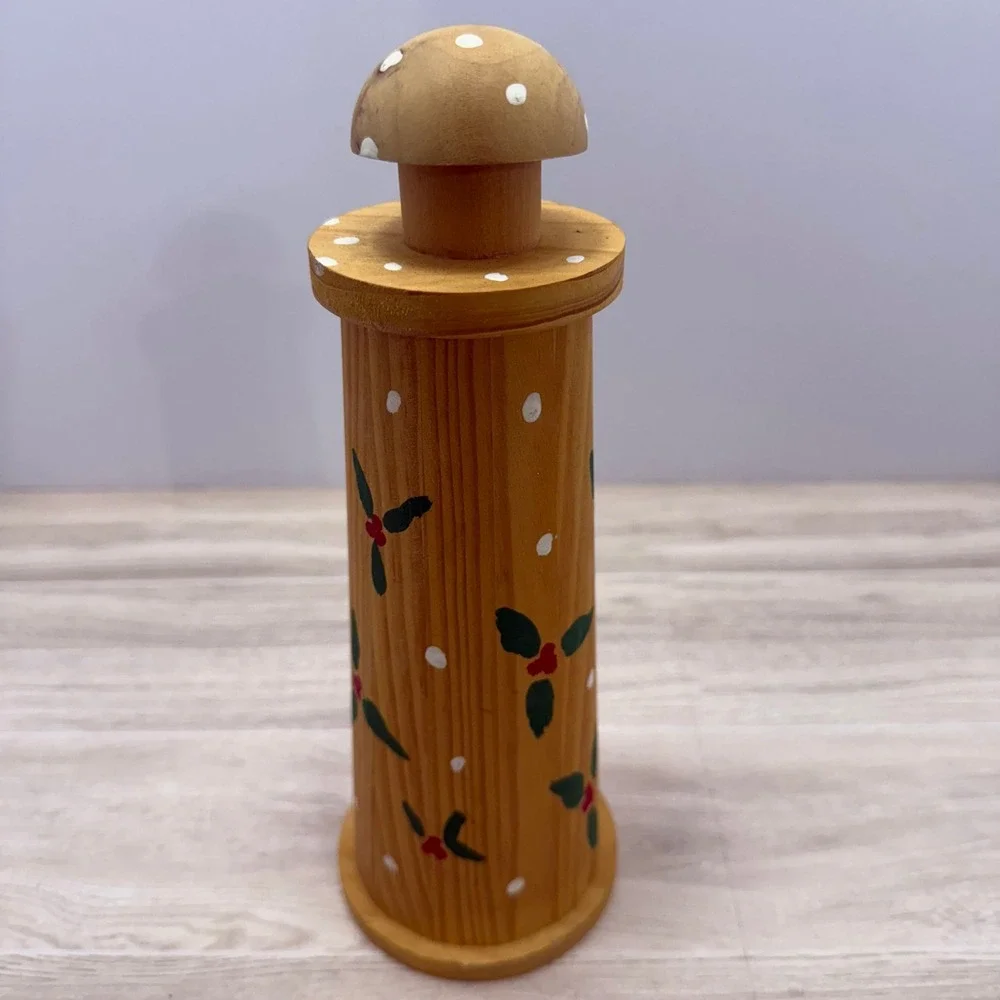 Vintage Wooden Birdhouse Christmas Shelf Decor Gift Holly Greenery Mushroom Top